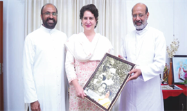 താ​മ​ര​ശേ​രി ബി​ഷ​പ്പി​നെ സ​ന്ദ​ർ​ശി​ച്ച് പ്രി​യ​ങ്ക ഗാ​ന്ധി