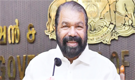 “കു​ട്ടി​യു​ടെ മാ​ന​സി​ക സം​ഘ​ര്‍​ഷ​ത്തി‍​ന്‍റെ ഉ​ത്ത​ര​വാ​ദി​ത്വം സ്‌​കൂ​ളി​ന്” ; പള്ളുരുത്തി സ്കൂളിനെ വി‌ടാതെ മന്ത്രി ശിവൻകുട്ടി