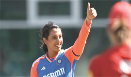 സ്മൃ​​തി  ന​​മ്പ​​ര്‍ 1