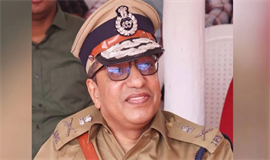ഡി​ജി​പി യോ​ഗേ​ഷ് ഗു​പ്ത​ -  സ​ർ​ക്കാ​ർ പോരാട്ടം മുറുകുന്നു