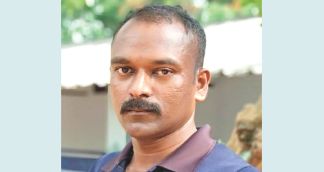 ഡ്യൂ​ട്ടി ക​ഴി​ഞ്ഞു മ​ട​ങ്ങി​യ പോ​ലീ​സ് ഉ​ദ്യോ​ഗ​സ്ഥ​ൻ  അ​പ​ക​ട​ത്തി​ൽ മ​രി​ച്ചു