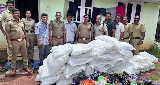 കൊ​ല്ല​ത്ത് വ​ൻ പു​ക​യി​ല​ വേ​ട്ട; 880 കി​ലോ പു​ക​യി​ല ഉ​ൽ​പ​ന്ന​ങ്ങ​ൾ പിടിച്ചെടുത്തു