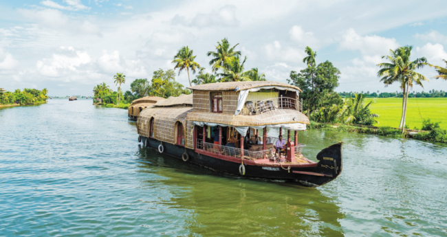 ക​ഴി​ഞ്ഞ വ​ർ​ഷം കേ​ര​ള​ത്തി​ലെ​ത്തി​യ​ത് 2.18 കോ​ടി​യി​ല​ധി​കം ആ​ഭ്യ​ന്ത​ര വി​നോ​ദസ​ഞ്ചാ​രി​ക​ൾ