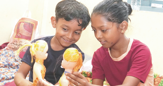 വീണുടഞ്ഞല്ലോ സ്വപ്‌നങ്ങളുടെ കൂട്ട്!