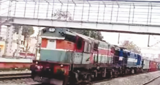 ലോക്കോ പൈലറ്റില്ലാതെ ട്രെയിൻ ഓടിയത് 70 കി.മീ.!