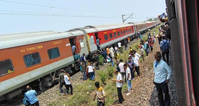 ഒ​ഡീ​ഷ​യി​ൽ ട്രെ​യി​ൻ പാ​ളം തെ​റ്റി; നി​ര​വ​ധി പേ​ർ​ക്ക് പ​രി​ക്ക്