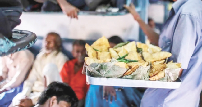 നിലവാരമില്ലാത്ത  റെയില്‍വേ ഭക്ഷണം; പരിശോധനയും നടപടിയും പ്രഹസനം