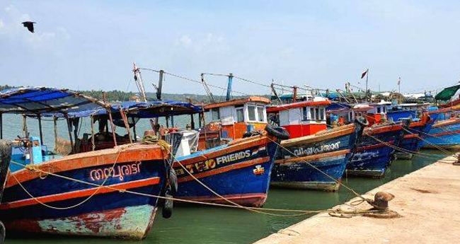 ട്രോ​ളിം​ഗ് നി​രോ​ധ​ന​ത്തി​ന് അം​ഗീ​കാ​രം
