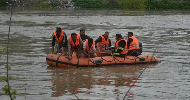 ഉ​ജ്ജ​നി ബോ​ട്ട് അ​പ​ക​ടം: അ​ഞ്ചു​പേ​രു​ടെ മൃ​ത​ദേ​ഹം ക​ണ്ടെ​ത്തി; തി​ര​ച്ചി​ല്‍ തു​ട​രു​ന്നു