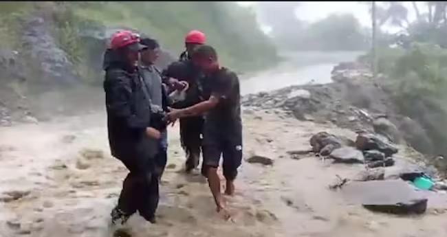 ഉ​ത്ത​രാ​ഖ​ണ്ഡി​ൽ ക​ന​ത്ത മ​ഴ​യും മേ​ഘ​വി​സ്ഫോ​ട​ന​വും; ആ​റു​പേ​ർ മ​രി​ച്ചു