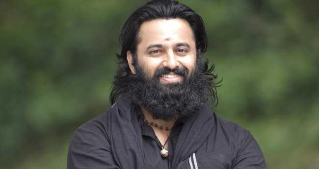 കോ​ട​തി​യി​ൽ നേ​രി​ട്ട് ഹാ​ജ​രാ​കു​ന്ന​തി​ൽ നി​ന്നും ഒ​ഴി​വാ​ക്ക​ണം; ഉ​ണ്ണി മു​കു​ന്ദ​ൻ ഹൈ​ക്കോ​ട​തി​ൽ