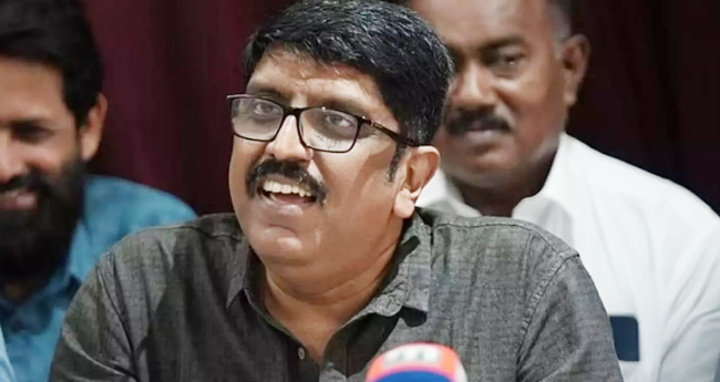 ‘ജാ​​​ന​​​കി വേ​​​ഴ്‌​​​സ​​​സ് സ്റ്റേ​​​റ്റ് ഓ​​​ഫ് കേ​​​ര​​​ള’ വിവാദം; സെ​​​ന്‍സ​​​ര്‍ ബോ​​​ര്‍ഡ് ന​​​ട​​​പ​​​ടി ചോ​​​ദ്യം ചെ​​​യ്ത് ഫെ​​​ഫ്ക; 30ന് ​​​സ​​​മ​​​രം