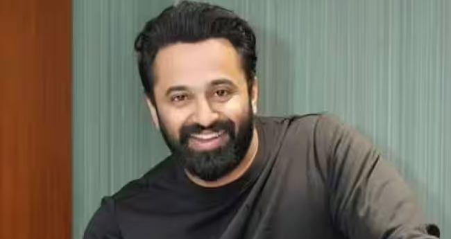 ഉ​​​​ണ്ണി മു​​​​കു​​​​ന്ദ​​​​ന്‍റെ മു​​​​ന്‍​കൂ​​​​ര്‍ ജാ​​​​മ്യ​​​​ഹ​​​​ര്‍​ജി​​​​യി​​​​ല്‍ പോ​​​ലീ​​​സി​​​ന്‍റെ വി​​​​ശ​​​​ദീ​​​​ക​​​​ര​​​​ണം തേ​​​​ടി