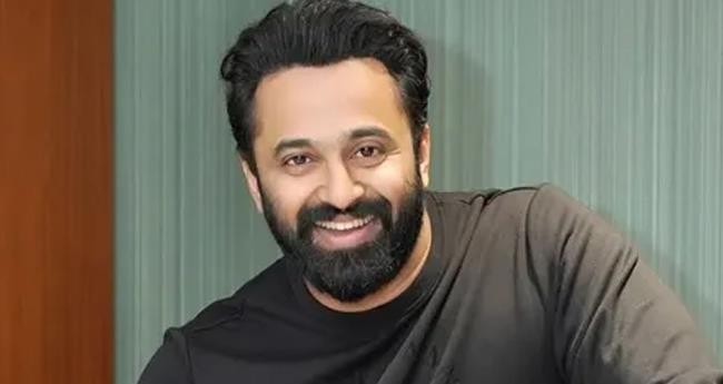 ഗൂ​ഢാ​ലോ​ച​ന അ​ന്വേ​ഷി​ക്ക​ണം; ഉ​ണ്ണി മു​കു​ന്ദ​ൻ ഡി​ജി​പി​ക്ക് പ​രാ​തി ന​ൽ​കി