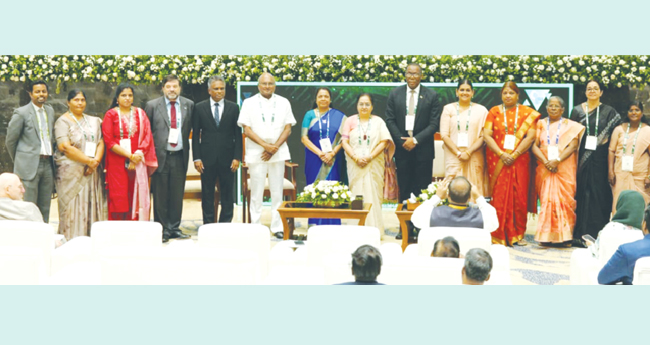 ത​ദ്ദേ​ശസ്ഥാ​പ​ന​ങ്ങ​ള്‍​ക്കും ഉ​ദ്യോ​ഗ​സ്ഥ​ര്‍​ക്കും ഗ്രേ​ഡിം​ഗ്