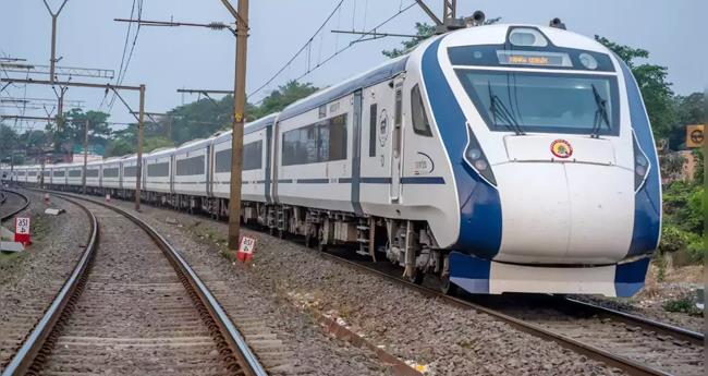 ഒ​മ്പ​ത് വ​ന്ദേ സ്ലീ​പ്പ​ർ കൂ​ടി ഈ ​വ​ർ​ഷം നി​ർ​മി​ക്കും