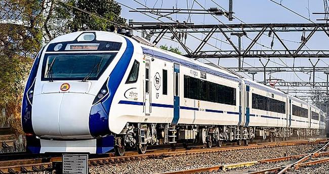 വ​ന്ദേ​ഭാ​ര​ത് ട്രെ​യി​നി​ന് നേ​രെ ക​ല്ലേ​റ്; ചി​ല്ലു​ക​ൾ ത​ക​ർ​ന്നു