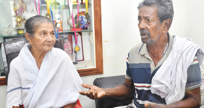 ഞ​ങ്ങ​ളുടെ മ​ക​ളോ​ട് എ​ന്തി​നാ​ണി​ങ്ങ​നെ...? ;  വാക്കുകൾ ഇടറി സി​സ്റ്റ​ര്‍ പ്രീ​തി​യു​ടെ മാ​താ​പി​താ​ക്ക​ള്‍