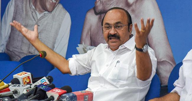 ക​റു​ത്ത നി​റ​മു​ള്ള ഒ​ര​മ്മ എ​നി​ക്കു​മു​ണ്ടാ​യി​രു​ന്നു; ശാ​ര​ദ മു​ര​ളീ​ധ​ര​നെ പി​ന്തു​ണ​ച്ച് വി.​ഡി. സ​തീ​ശ​ൻ
