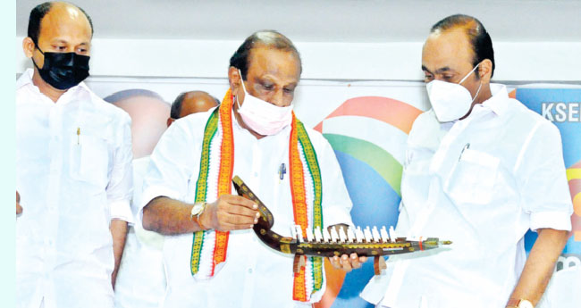 കെ​എ​സ്ഇ​ബി സ്വ​കാ​ര്യ​വ​ത്ക​ര​ണം  അ​നു​വ​ദി​ക്കി​ല്ല: വി.​ഡി. സ​തീ​ശ​ന്‍