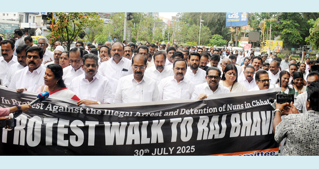കേ​ര​ള​ത്തി​ന്‍റെ പ്ര​തി​ഷേ​ധം  മു​ഖ്യ​മ​ന്ത്രി പ്ര​ധാ​ന​മ​ന്ത്രി​യെ  അ​റി​യി​ക്ക​ണം: വി.​ഡി. സ​തീ​ശ​ന്‍