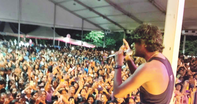 ഇ​ടു​ക്കി​യി​ൽ വേ​ട​ന്‍റെ റാ​പ്പ് ഷോ