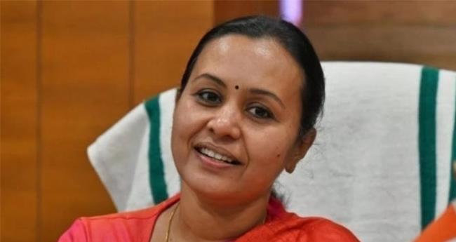മെ​ഡി​ക്ക​ൽ കോ​ള​ജ് അ​പ​ക​ടം; മ​ന്ത്രി വീ​ണാ ജോ​ർ​ജ് ബി​ന്ദു​വി​ന്‍റെ വീ​ട്ടി​ലെ​ത്തി
