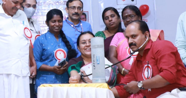 നി​പ പോ​സി​റ്റീ​വാ​യി​രു​ന്ന നാ​ലു​ പേ​രും നെ​ഗ​റ്റീ​വ്