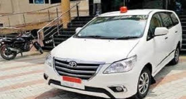 മ​ന്ത്രി​മാ​രു​ടെ ഓ​ഫീ​സു​ക​ളി​ലെ വാ​ഹ​ന ഉ​പ​യോ​ഗം തോ​ന്നും​പ​ടി