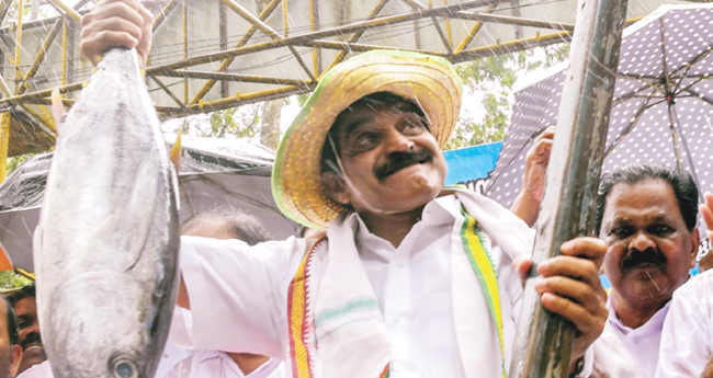 ബ്ലൂ ​ഇ​ക്കോ​ണ​മി കെ​ണി:  കെ.​സി. വേ​ണു​ഗോ​പാ​ൽ