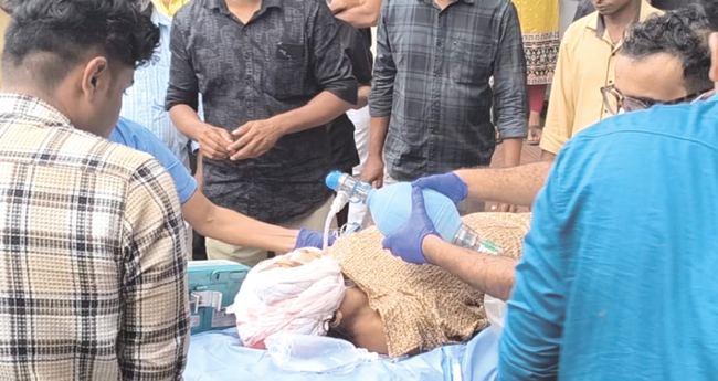 കാ​ട്ടു​പോ​ത്തി​ന്‍റെ  ആ​ക്ര​മ​ണ​ത്തി​ൽ  വീ​ട്ട​മ്മ​യ്ക്കു പ​രി​ക്ക്