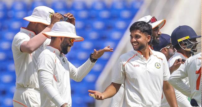 ര​ഞ്ജി ട്രോ​ഫി കി​രീ​ടം വി​ദ​ർ​ഭ​യ്ക്ക്, പോ​രാ​ട്ട​വീ​ര്യ​വു​മാ​യി കേ​ര​ളം