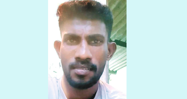 കാറും തടിലോറിയും കൂട്ടിയിടിച്ച്  യുവാവ് മരിച്ചു