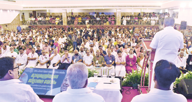 വി​ഴി​ഞ്ഞം സം​സ്ഥാ​ന സ​ർ​ക്കാ​രി​ന്‍റെ  തു​റ​മു​ഖം: പി​ണ​റാ​യി വി​ജ​യ​ൻ