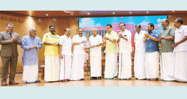 ഭ​ര​ണ​ഘ​ട​നാ നി​ർ​മാ​ണ​സ​ഭ ച​ർ​ച്ച​ക​ളു​ടെ  മ​ല​യാ​ള പ​രി​ഭാ​ഷ പ്ര​കാ​ശ​നം ചെ​യ്തു