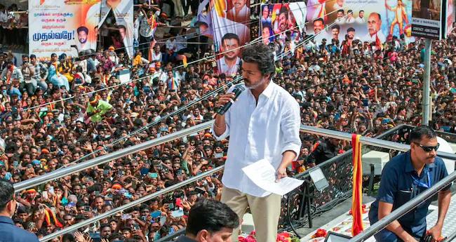 വി​ജ​യ് ഉ​ത്ത​ര​വാ​ദി​ത്തം ഏ​റ്റെ​ടു​ത്തി​ല്ല, കാ​ര​വാ​ൻ പി​ടി​ച്ചെ​ടു​ക്ക​ണം; ഹൈ​ക്കോ​ട​തി ഉ​ത്ത​ര​വി​ന്‍റെ പ​ക​ർ​പ്പ് പു​റ​ത്ത്