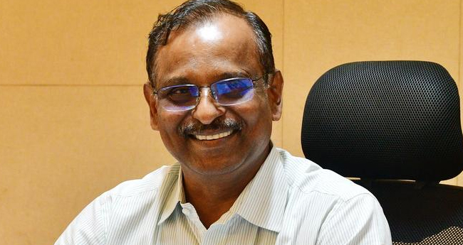 എ​പി​ജെ അ​വാ​ര്‍​ഡ്  ഐ​എ​സ്ആ​ര്‍​ഒ  ചെ​യ​ര്‍​മാ​ന്‍  ഡോ.​വി. നാ​രാ​യ​ണ​ന്  സ​മ്മാ​നി​ച്ചു