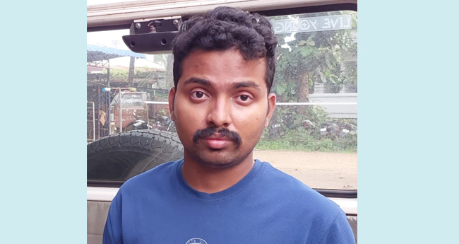 സ്വ​ർ​ണാ​ഭ​ര​ണ​ങ്ങ​ൾ ക​വ​ർ​ന്ന  വ്യാ​ജ ഡോ​ക്ട​ർ പി​ടി​യി​ൽ