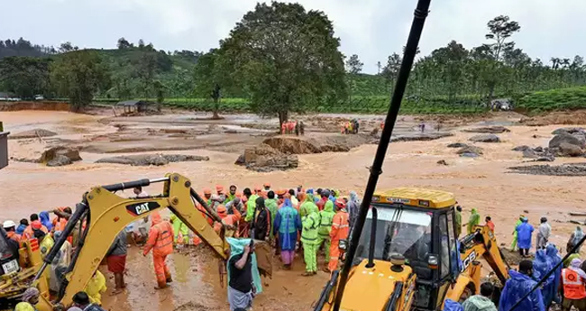 ദു​രി​താ​ശ്വാ​സ നി​ധി​യി​ലേ​ക്കു സ​ഹാ​യ​പ്ര​വാ​ഹം; ന​ടി ന​യ​ൻ​താ​ര 20 ല​ക്ഷം നല്കി