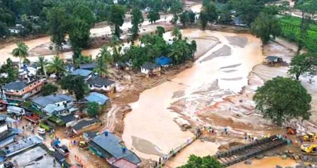 കേ​​​​ര​​​​ള​​​​ത്തോ​​​​ടു  വി​​​​വേ​​​​ച​​​​നം: വ​​​​യ​​​​നാ​​​​ട് പു​​​​ന​​​​ര​​​​ധി​​​​വാ​​​​സം 2221 കോ​​​​ടി ചോ​​​​ദി​​​​ച്ചു,കിട്ടിയത് 260.56 കോ​​​​ടി!