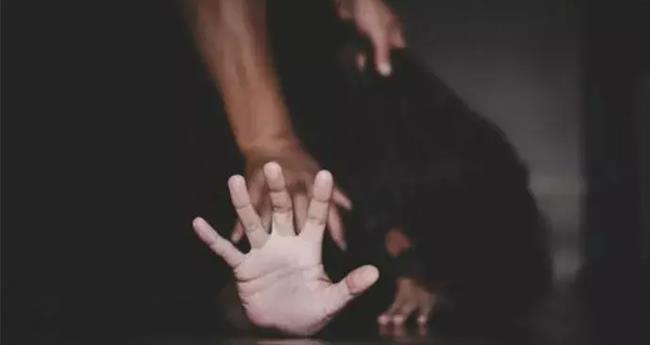 മോ​ഷ​ണ​ക്കു​റ്റം ആ​രോ​പി​ച്ച് ഗോ​ത്ര വ​നി​ത​യ്ക്ക് നേ​രെ ബ​ന്ധു​ക്ക​ളു​ടെ ആ​ക്ര​മ​ണം