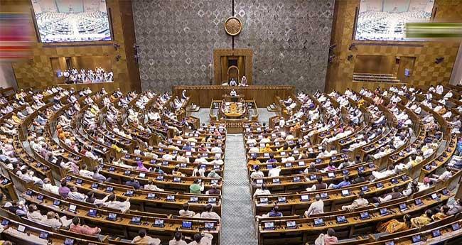 ച​രി​ത്ര​നി​മി​ഷം; വ​നി​താ ബി​ൽ 454 പേ​രു​ടെ പി​ന്തു​ണ​യോ​ടെ പാ​സാ​യി