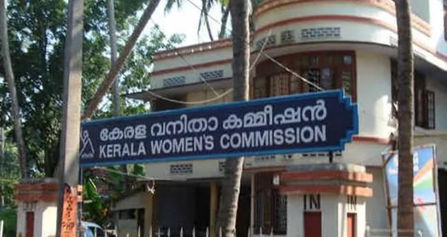 പ​ത്ത​നം​തി​ട്ട പീ​ഡ​ന​ക്കേ​സ്; സം​സ്ഥാ​ന വ​നി​താ ക​മ്മീ​ഷ​ൻ സ്വ​മേ​ധ​യാ കേ​സെ​ടു​ത്തു
