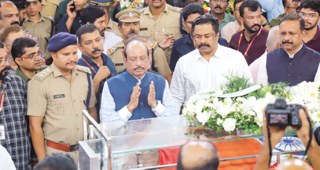 വിഎസിനെ അനുസ്മരിച്ച് പ്രമുഖർ