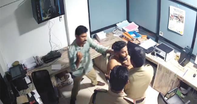 യൂ​ത്ത് കോ​ൺ​ഗ്ര​സ് മ​ണ്ഡ​ലം പ്ര​സി​ഡ​ന്‍റി​നെ മ​ർ​ദി​ച്ച സം​ഭ​വം; പ്ര​തി​ഷേ​ധം ശ​ക്ത​മാ​ക്കു​ന്നു