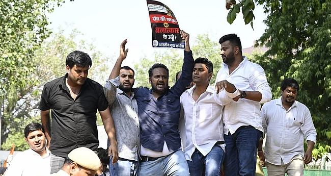 അനന്തു അജിയുടെ ആത്മഹത്യ ; ഡൽഹിയിൽ യൂത്ത് കോണ്‍ഗ്രസ് പ്രതിഷേധം