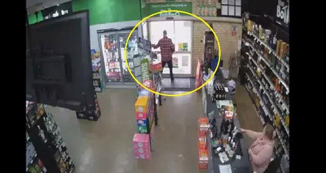 Thief Fails To Steal Liquor At Shop Due To Automatic Locks Video Leaves Netizens Baffled