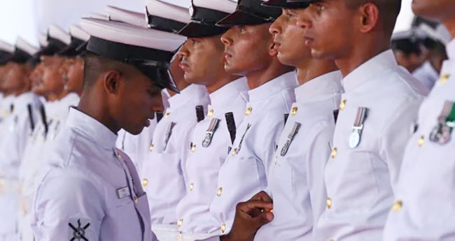 നാ​വി​ക​സേ​ന​യി​ൽ 372 ചാ​ർ​ജ്മാ​ൻ