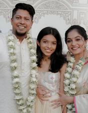 മോ​തി​രം നേ​ര​ത്തെ കൈ​മാ​റി​യി​രു​ന്നു; വി​വാ​ഹ​നി​ശ്ച​യ ചി​ത്ര​ങ്ങ​ൾ പ​ങ്കു​വ​ച്ച് ആ​ര്യ