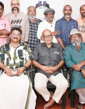 മാ​ക്ട ചെ​യ​ർ​മാ​ൻ ജോ​ഷി മാ​ത്യു, ജ​ന​റ​ൽ സെ​ക്ര​ട്ട​റി ശ്രീ​കു​മാ​ർ അ​രൂ​ക്കു​റ്റി
